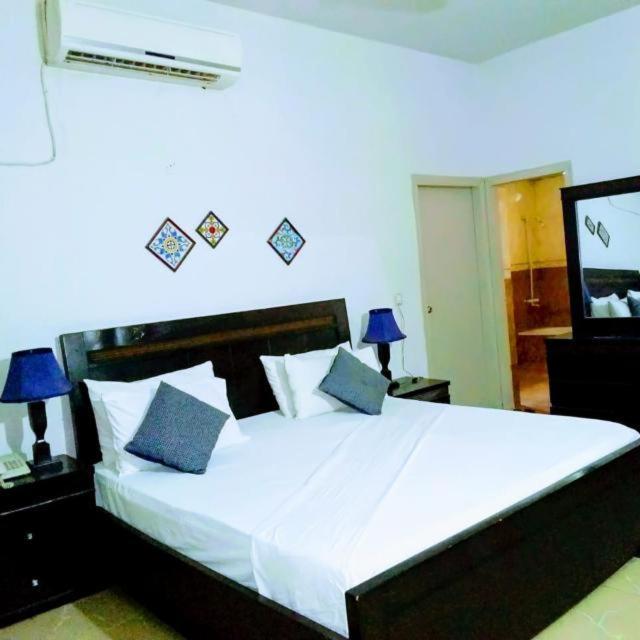 Pyramid International Guest House Islamabad Extérieur photo