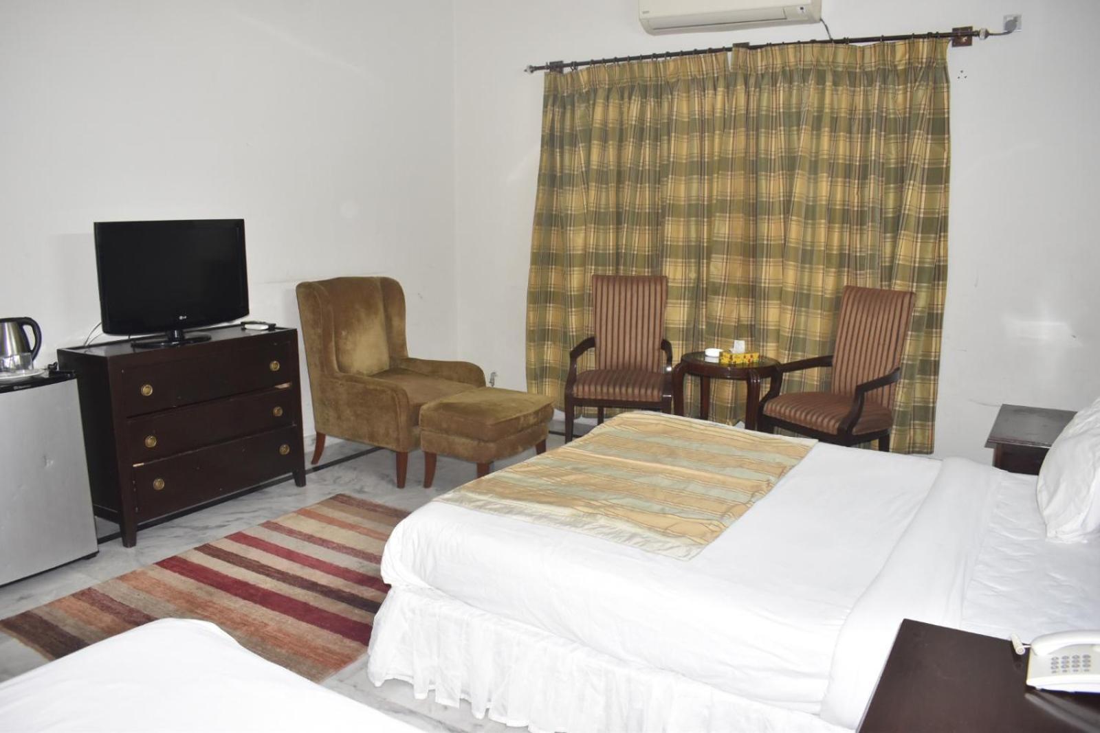 Pyramid International Guest House Islamabad Extérieur photo