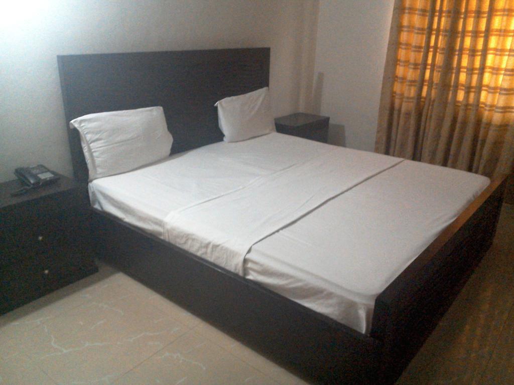Pyramid International Guest House Islamabad Extérieur photo